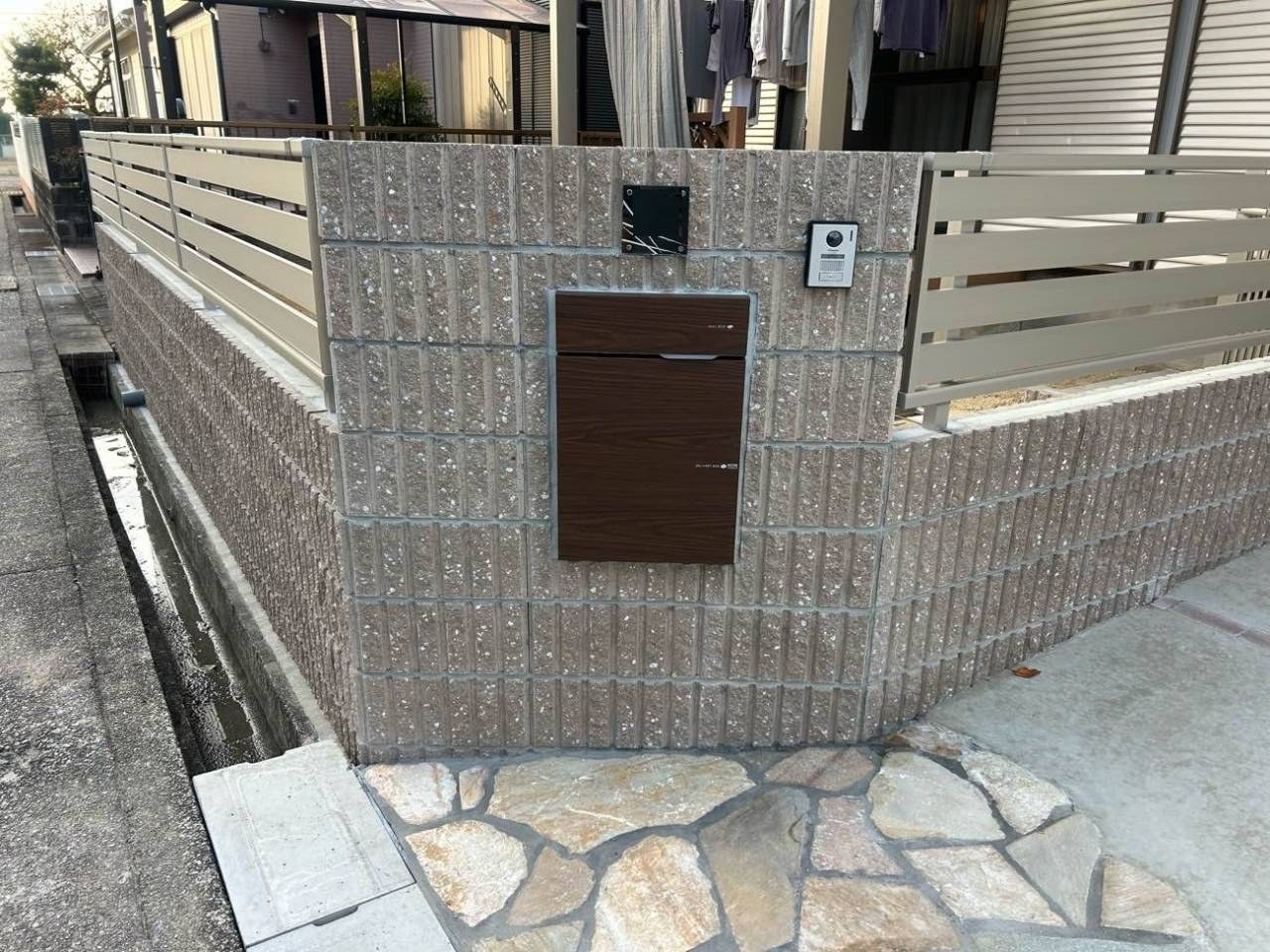 お庭を囲う門柱と門塀(名古屋市 K様邸) | ブログ | 名古屋市内より外構工事・株式会社菱庄